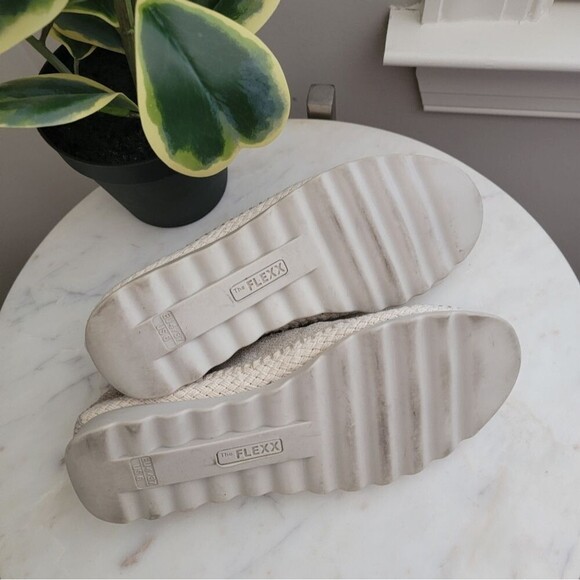 NWOT The Flexx flat gold shoes - Picture 3 of 4